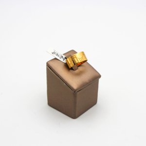 Vista laterale dell'anello Gucci pregiato oro giallo 18 kt ketercomprooro