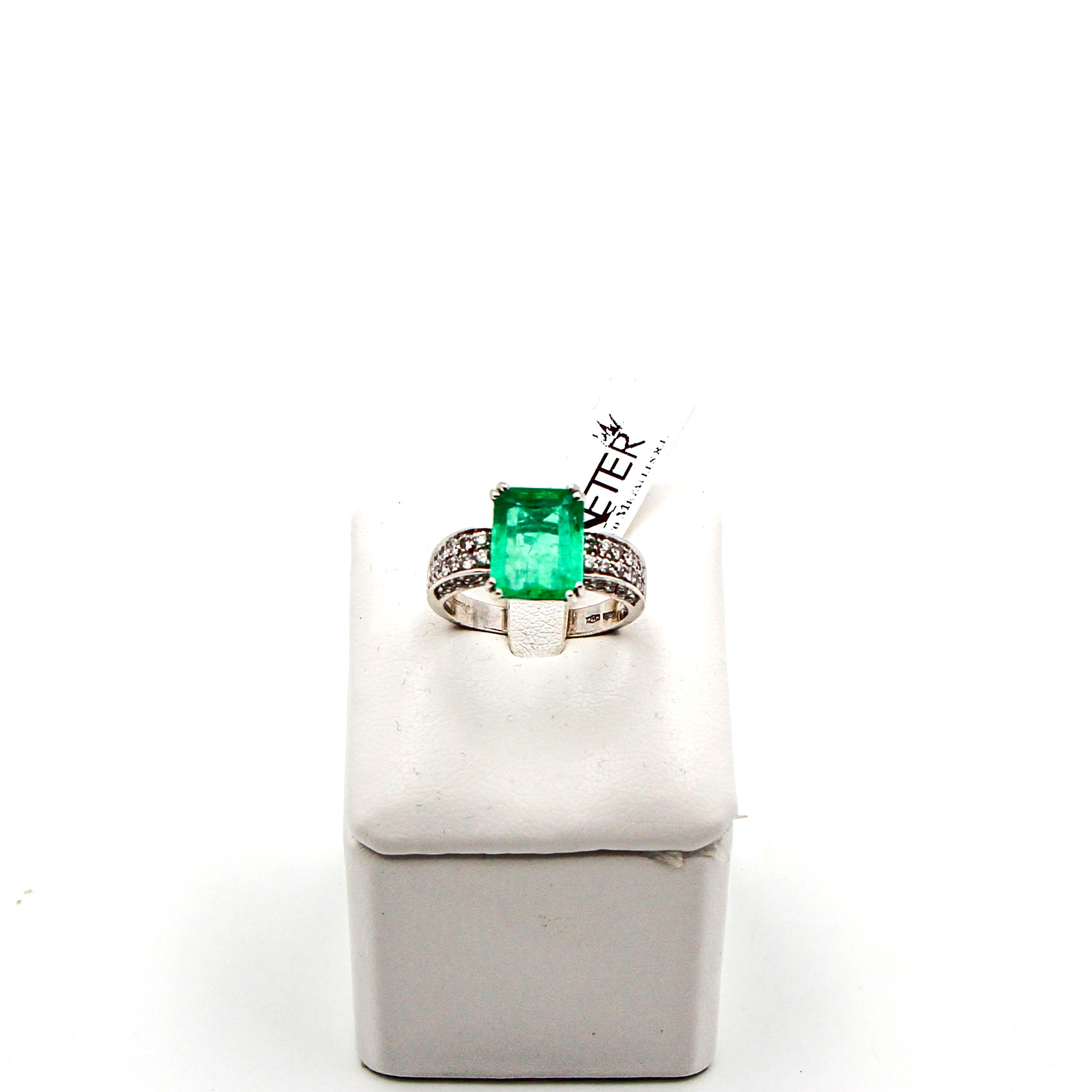 ANELLO SMERALDO E DIAMANTI