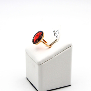Collezione Colpo di Fulmine di Pomellato anello con granato e zaffiri ketercomprooro