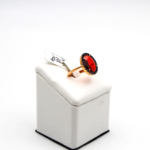 Granato sfaccettato e zaffiri adornano lanello Pomellato Colpo di Fulmine ketercomprooro