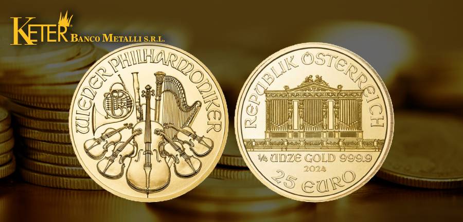 Immagine dettagliata mostrante entrambe le facce della moneta Wiener Philharmoniker d'oro, con una vista ravvicinata che evidenzia il sofisticato design: sul fronte, la rappresentazione dell'Organo del Musikverein, sede della Orchestra Filarmonica di Vienna, simbolo di eccellenza musicale austriaca, e sul retro, una selezione di strumenti musicali che simboleggiano l'orchestra, inclusi violino, viola, fagotto, arpa e corno francese, esemplificando l'unicità e il valore culturale e storico di questa moneta sia per collezionisti che investitori in metalli preziosi.
